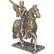 Cavaliere in peltro a cavallo