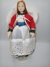 bambola di porcellana da