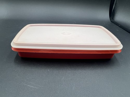 Tupperware rectangle container - rectangle,