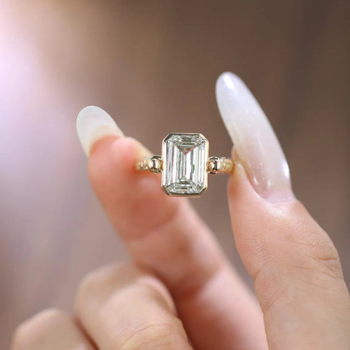Anello solitario vintage con