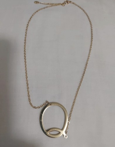 Collana lettera con ciondolo - q,