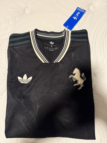Nuova con etichette adidas