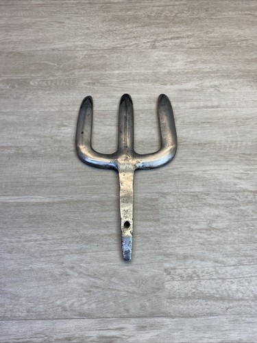 Antico attrezzo agricolo ferro