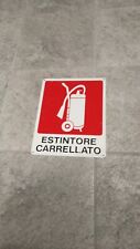 INTROVABILE INSEGNA VINTAGE IN LAMIERA ( ESTINTORE CARRELLATO ) 23 CM X 29 CM 