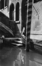 02976) CARTOLINA VENEZIA SCORCIO GONDOLA VIAGGIATA PANETTONE MOTTA