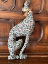 1 X WHIPPET GREYHOUND Decorazione Cuscino Mensola Standing Regalo Natale 44x18cm