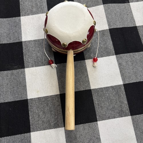 Tamburo scimmia fatto - , a