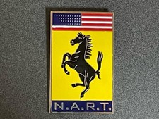 Griglia distintivo auto