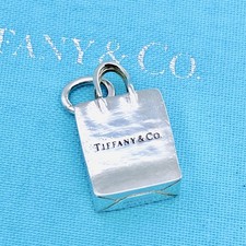 Collana con ciondolo shopping