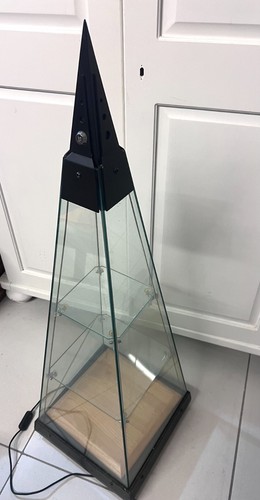 Vetrina espositiva piramide - espositiva, a