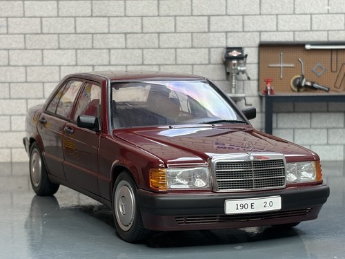 Boxed autoart - 1:18,