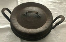 Vecchia pentola in rame con