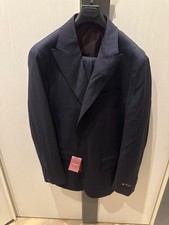 completo uomo elegante disegno