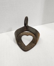 Antica sella laterale da donna a forma di cuore staffa cavallo rustico campagna equitazione 