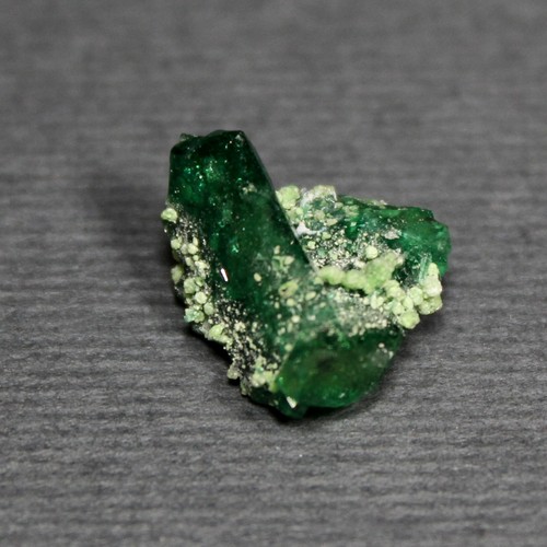 Vesuvianite cromata il più - ,