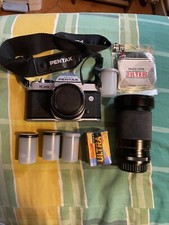 Macchina Fotografica Pentax K1000 con Obbiettivo E Rullini