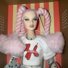 IT Clownesque Nadja Rhymes