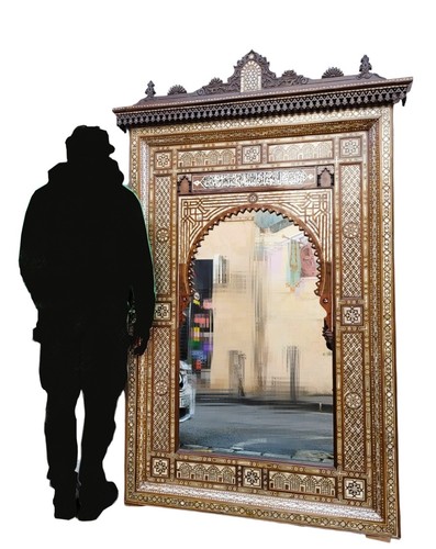 Grande specchio orientale