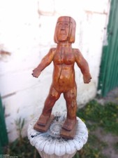 ANTICA SCULTURA IN LEGNO INDIANO APACHE moglie    di          TORO SEDUTO