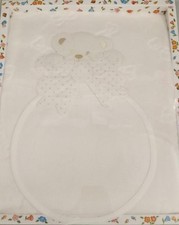 COPERTINA CULLA IN PILE PANNA "ORSO CON FIOCCO" CON AIDA DA RICAMARE PUNTO CROCE