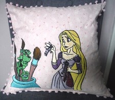 Cuscino ricamato Raperonzolo