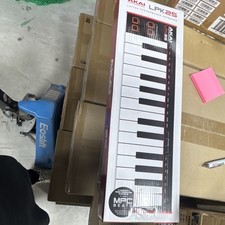 Akai LPK25 Keyboard Controller