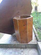 TAVOLO OTTAGONALE IN RADICA DI