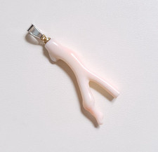 Bellissimo ciondolo corallo