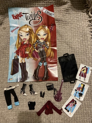 Bratz dolls 2005 twiins - -,
