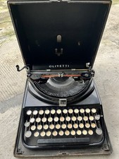 Macchina da scrivere Olivetti