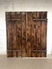 Antica porta da fienile altoatesine a due battenti