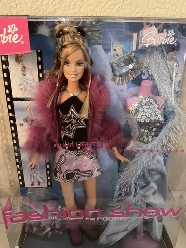 Sfilata moda barbie - di, bambola