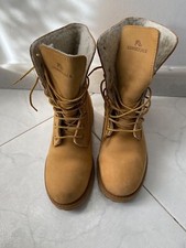 stivali classici molto caldi imbottitura raffinata. Sia abbinano a jeans, gonna