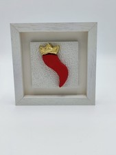 Quadro Decorativo Cornetto Portafortuna Artigianale Legno/Pietra Rosso/Oro Corni