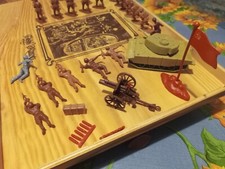 Lotto vintage soldatini Russi