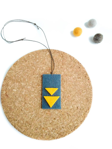 Collana con ciondolo - , in
