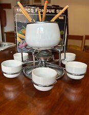 16 pcs fondue set. Set per fonduta d’epoca con pentola ,riscaldatore e tazze  