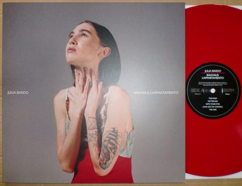 Julia bardo bauhaus - -,