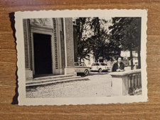 22329.  Fotografia donna auto