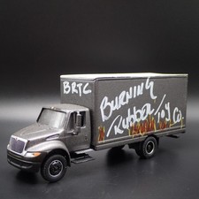 INTERNATIONAL Durastar Furgone Camion Burning Gomma 1/64 Scala Modellino Auto