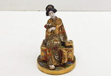  antica geisha seduta Satsuma