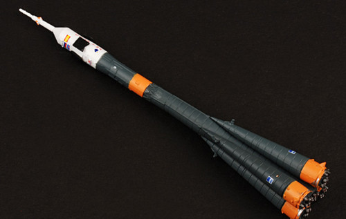 Dragon space 56240 - a2, soyuz
