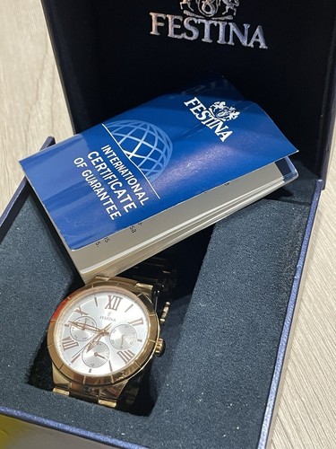 Classic quartz wristwatch - quartz,