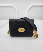 CHANEL Mini sac en chaîne Boy