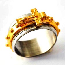 Anello con Gesù ed il rosario, in acciaio inox