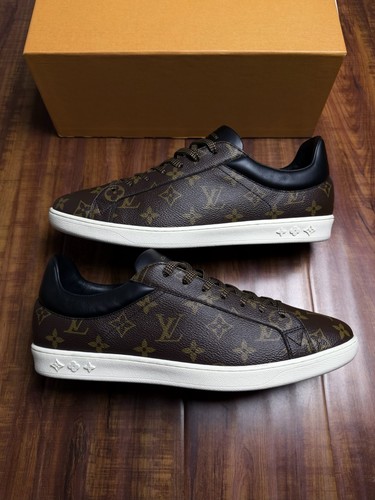 Sneakers louis vuitton - louis,