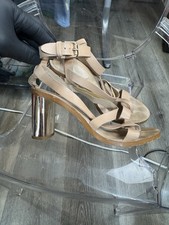 Zara Heal con accento oro rosa