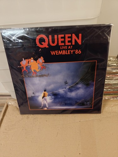 The queen live wembley - queen,