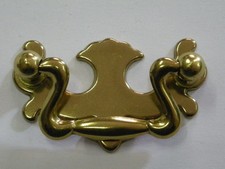 M0426 MANIGLIETTA OTTONE PENDENTE ORO 70x50 RESTAURO MOBILE ANTICO VECCHIO