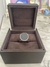 anello uomo gucci oro bianco con pietra ovoidale in onice